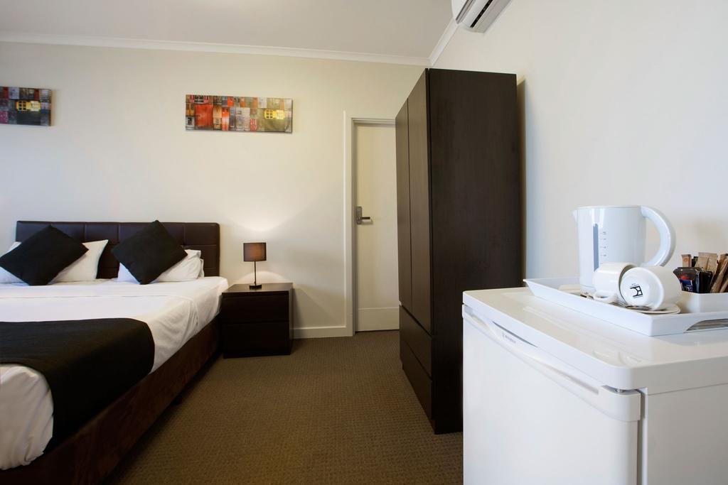 Enfield Hotel Adelaide Room photo