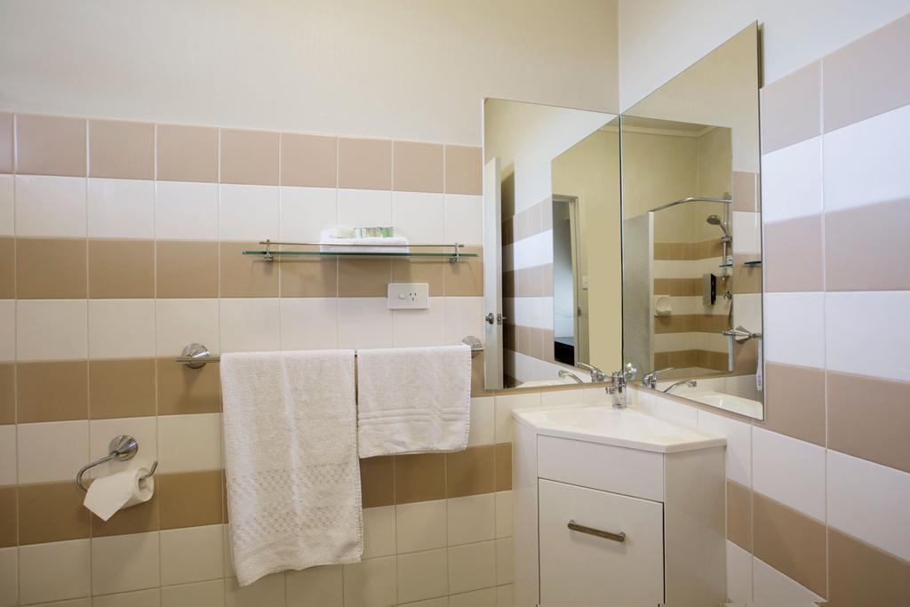 Enfield Hotel Adelaide Room photo
